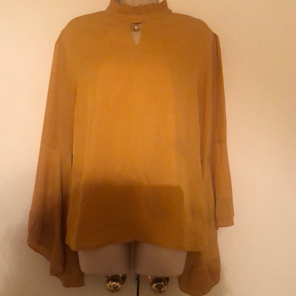 Woman’s Vivid long sleeve blouse with pearl key hole bell sleeves - Picture 5 of 13
